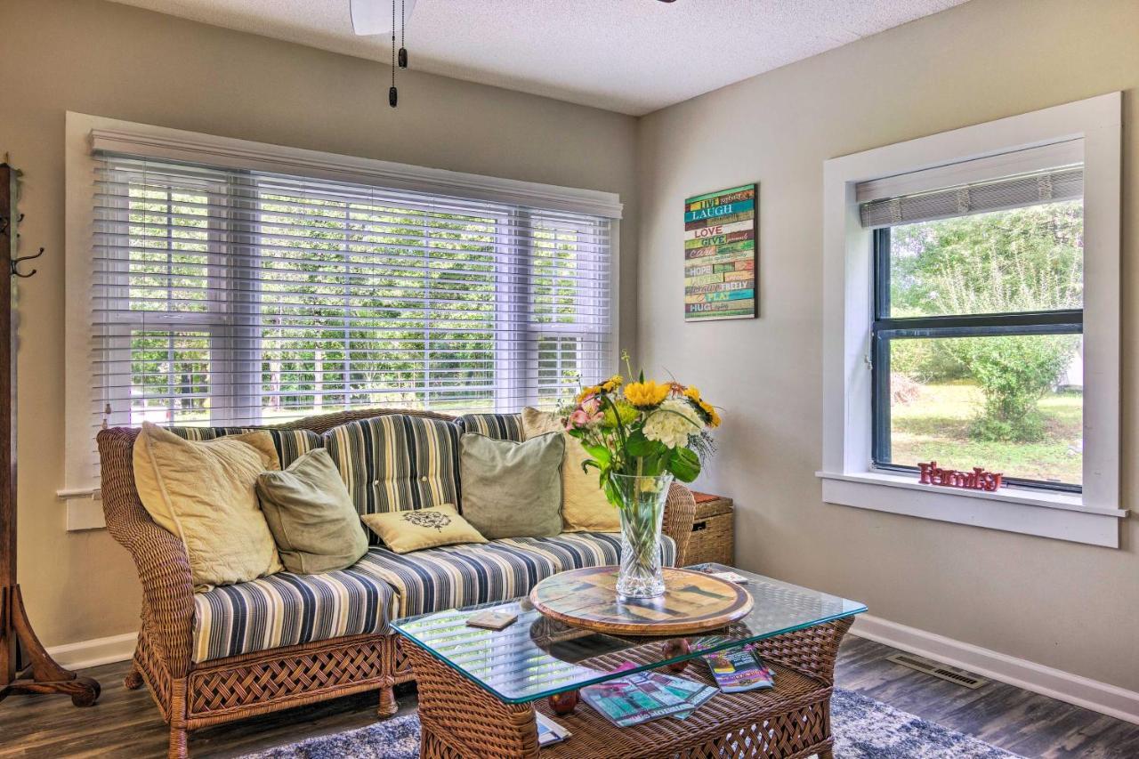 Shaw Creek Cottage With Fire Pit And Forest Views Hendersonville Exterior foto