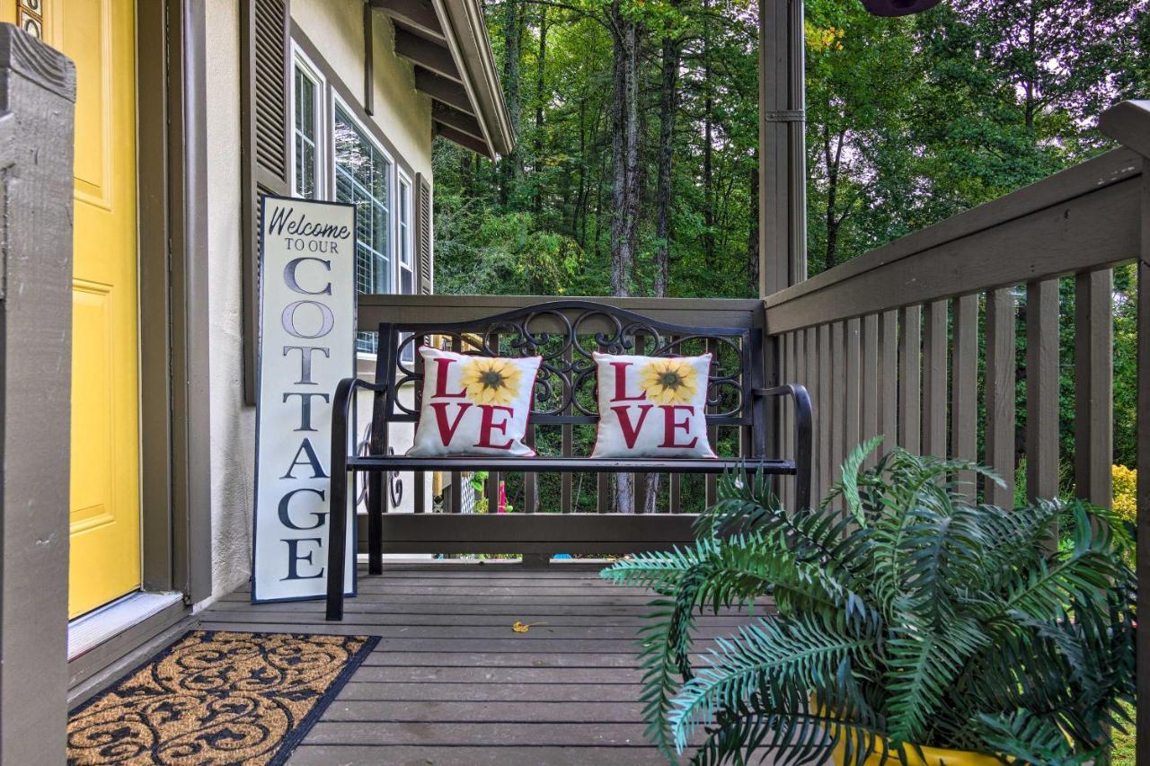 Shaw Creek Cottage With Fire Pit And Forest Views Hendersonville Exterior foto
