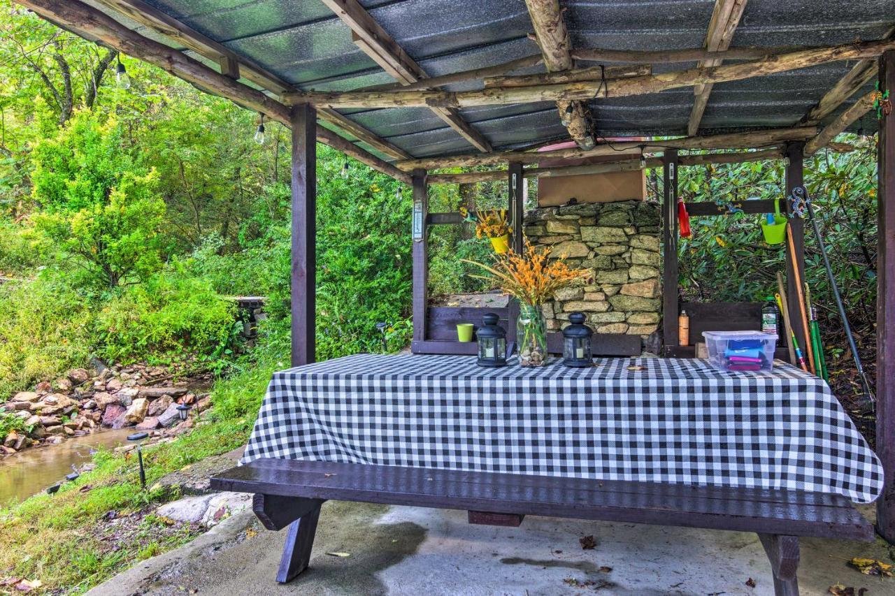 Shaw Creek Cottage With Fire Pit And Forest Views Hendersonville Exterior foto