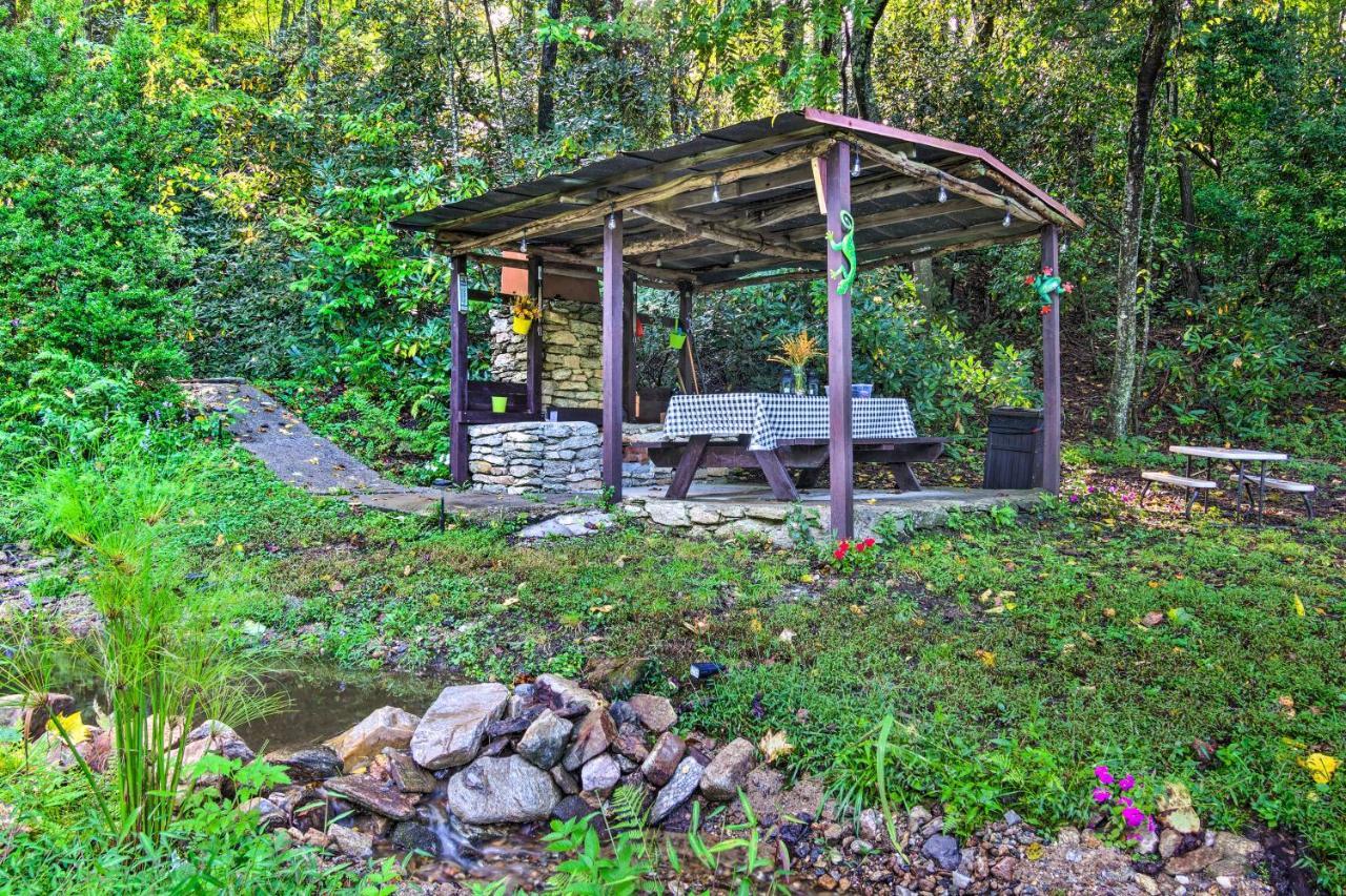 Shaw Creek Cottage With Fire Pit And Forest Views Hendersonville Exterior foto