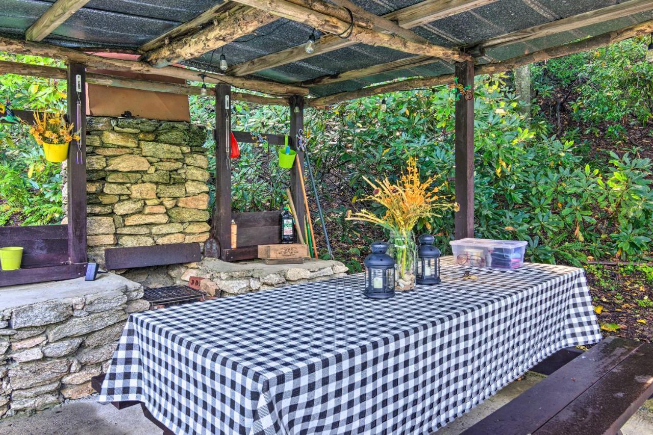 Shaw Creek Cottage With Fire Pit And Forest Views Hendersonville Exterior foto
